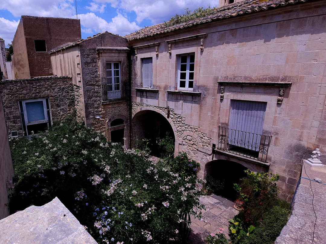 Centro Espositivo Museale Delle Tradizioni Nobiliari-帕拉佐洛-阿克雷德必去景点