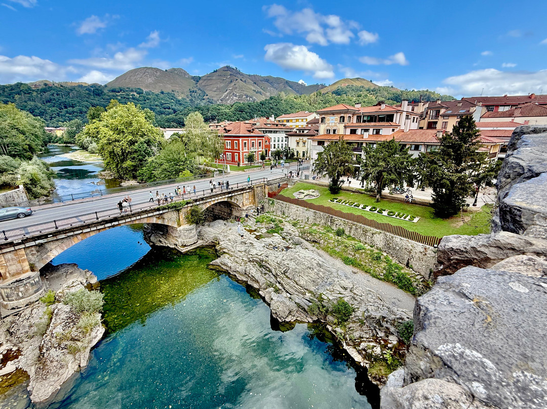 Puente Romano-Cangas de Onis必去景点