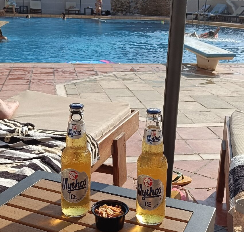 Christina Beach Hotel主图