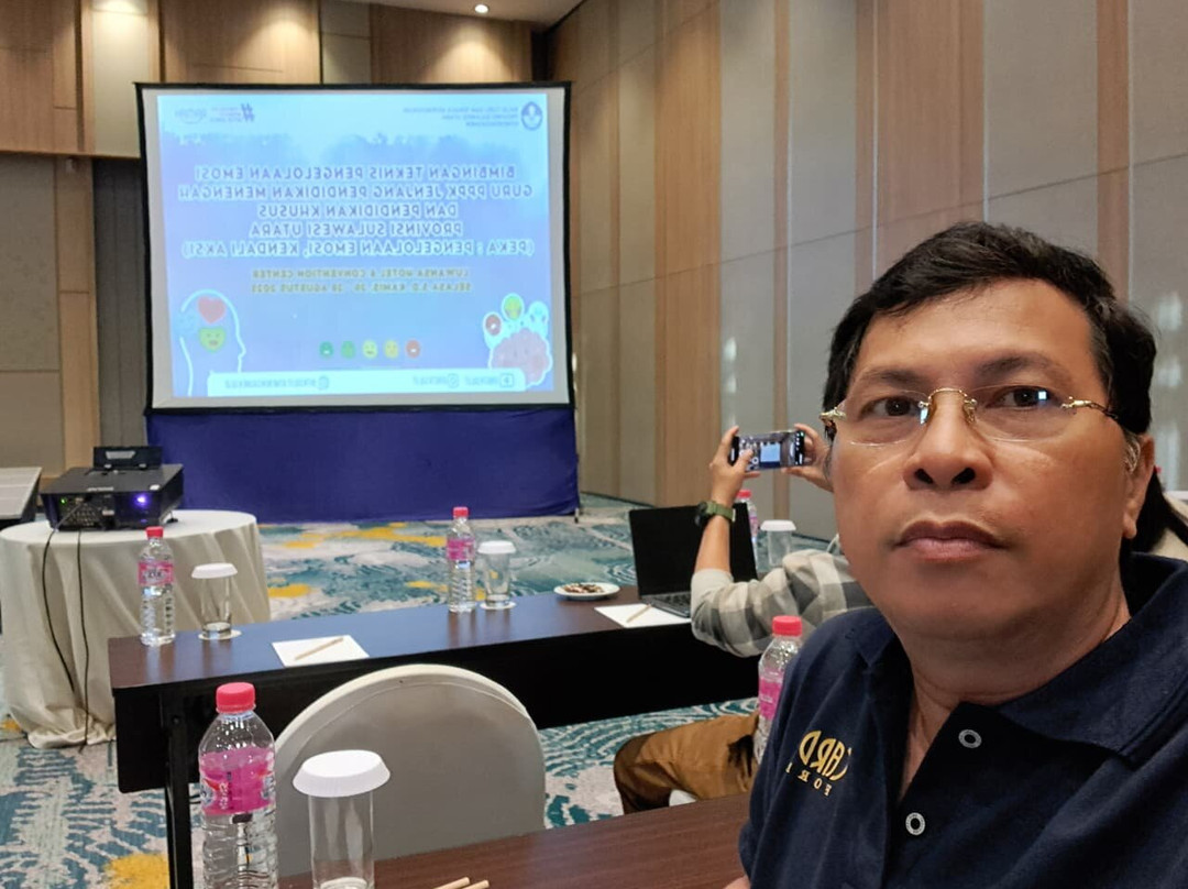 万鸦老卢万萨酒店及会议中心主图