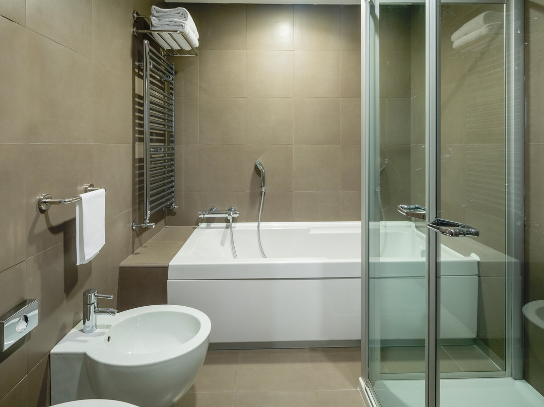 博洛尼亚圣拉扎罗乌娜威酒店主图