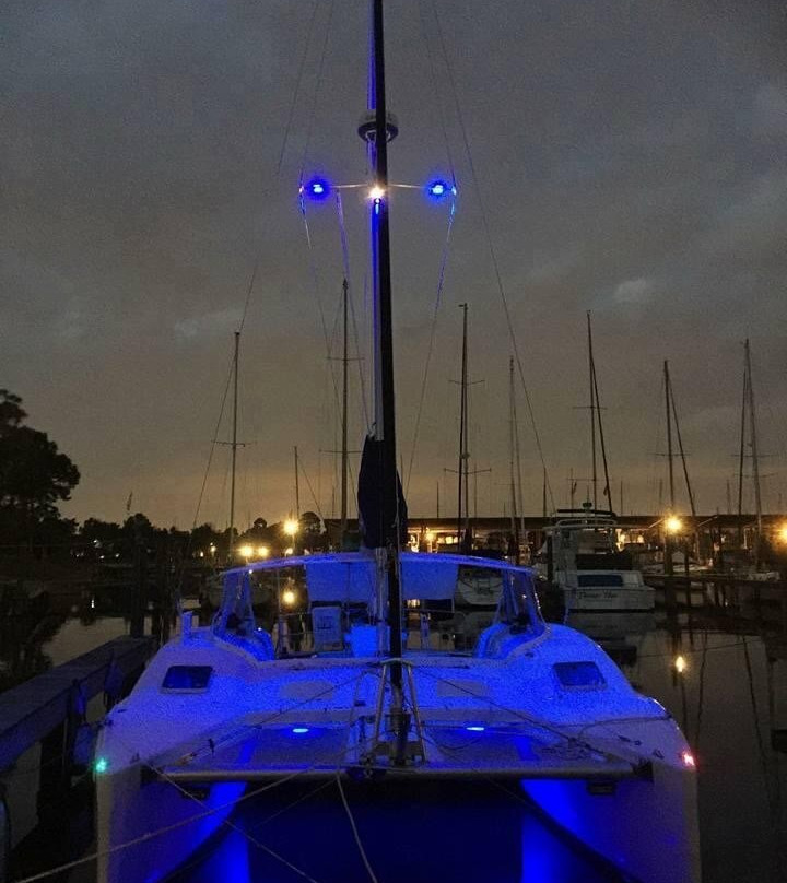 Sailaway Clear Lake Charters-克马必去景点