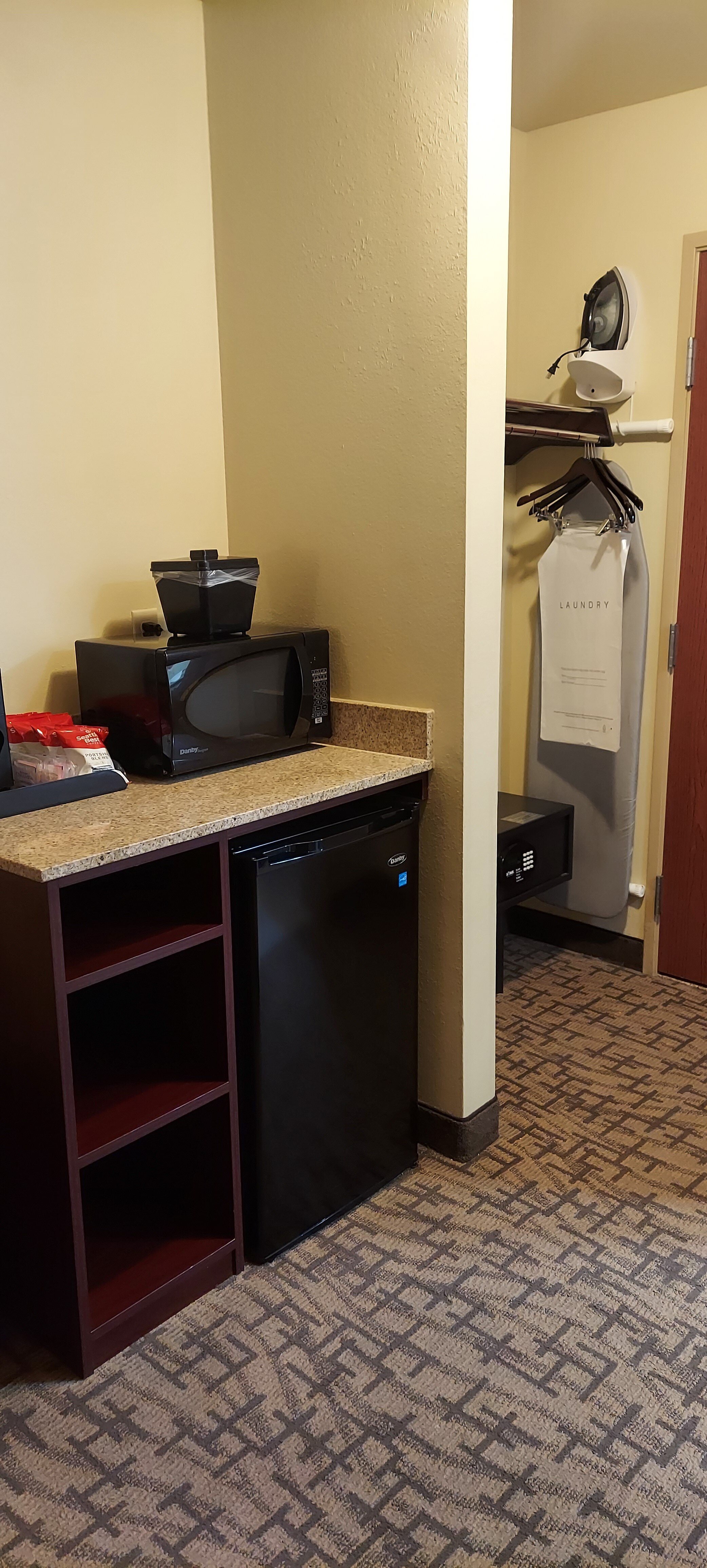 Cobblestone Hotel & Suites - Harborcreek-客卧