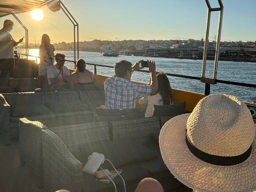 Yellow Boat Tour-里斯本必去景点