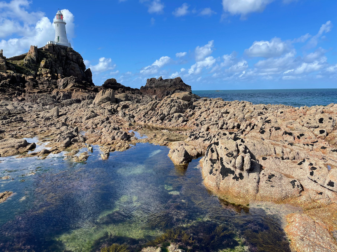 Corbiere Lighthouse (La Corbiere)-圣布雷拉德必去景点