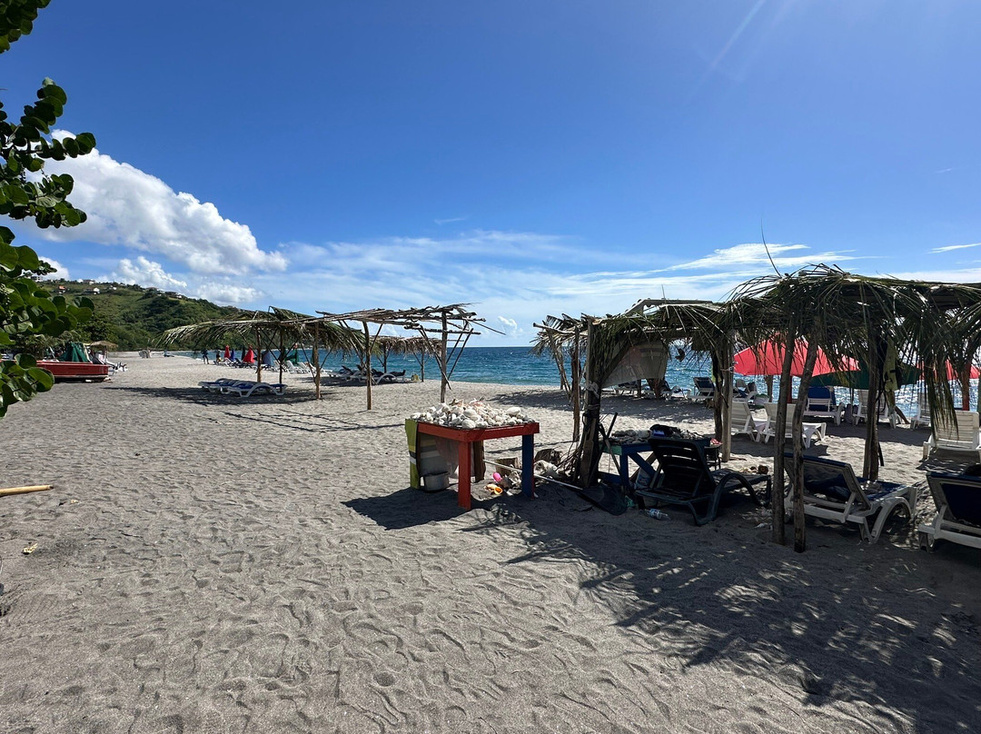 InDees Beach Bar and Restaurant