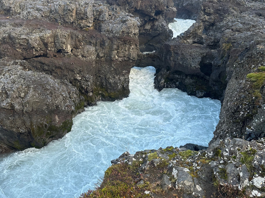 Hraunfossar-Husafell必去景点