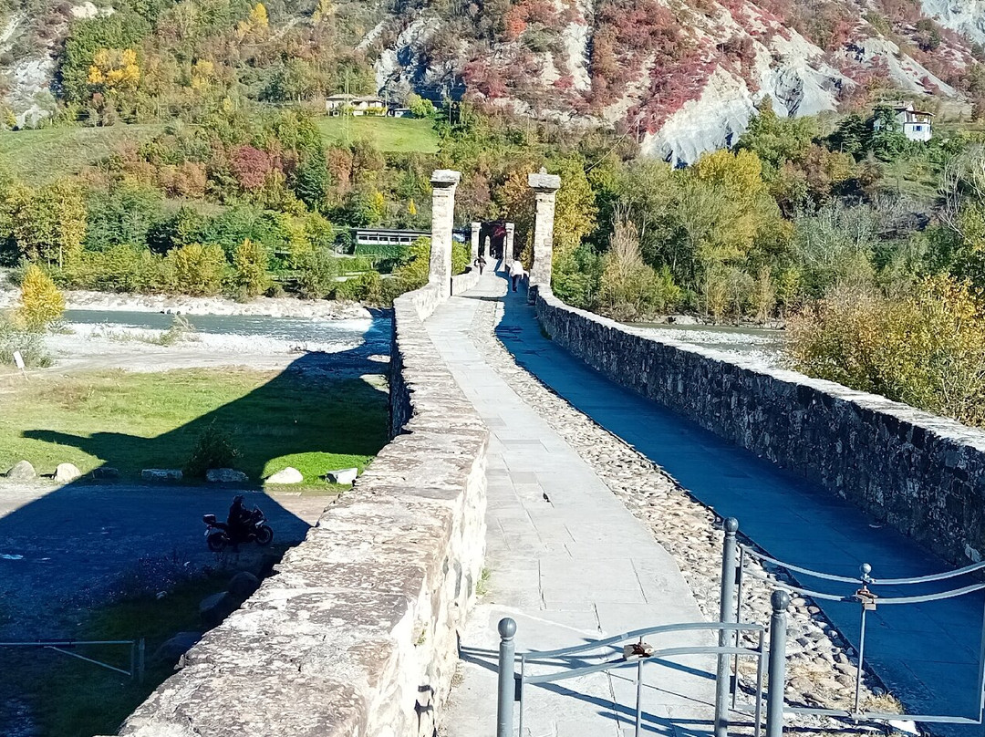 Ponte Vecchio (Ponte Gobbo - Ponte del Diavolo)-Bobbio必去景点