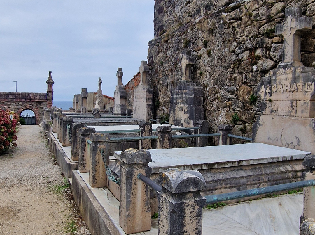 Cementerio de Comillas-科米利亚斯必去景点