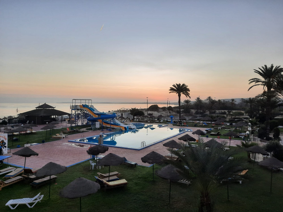 Neptunia Beach主图