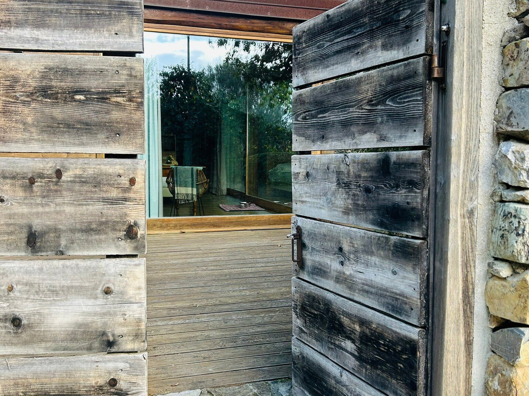 波焦艾桑蒂酒店主图