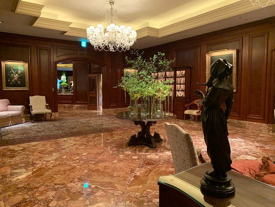 大阪丽思卡尔顿酒店主图