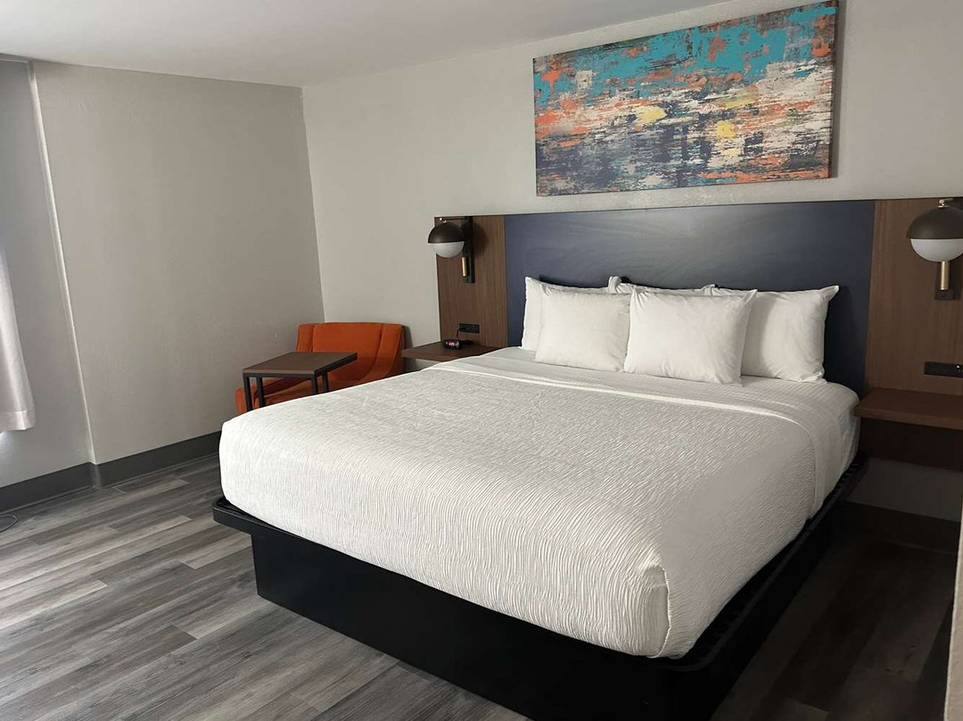 La Quinta Inn & Suites by Wyndham Birmingham Homewood主图