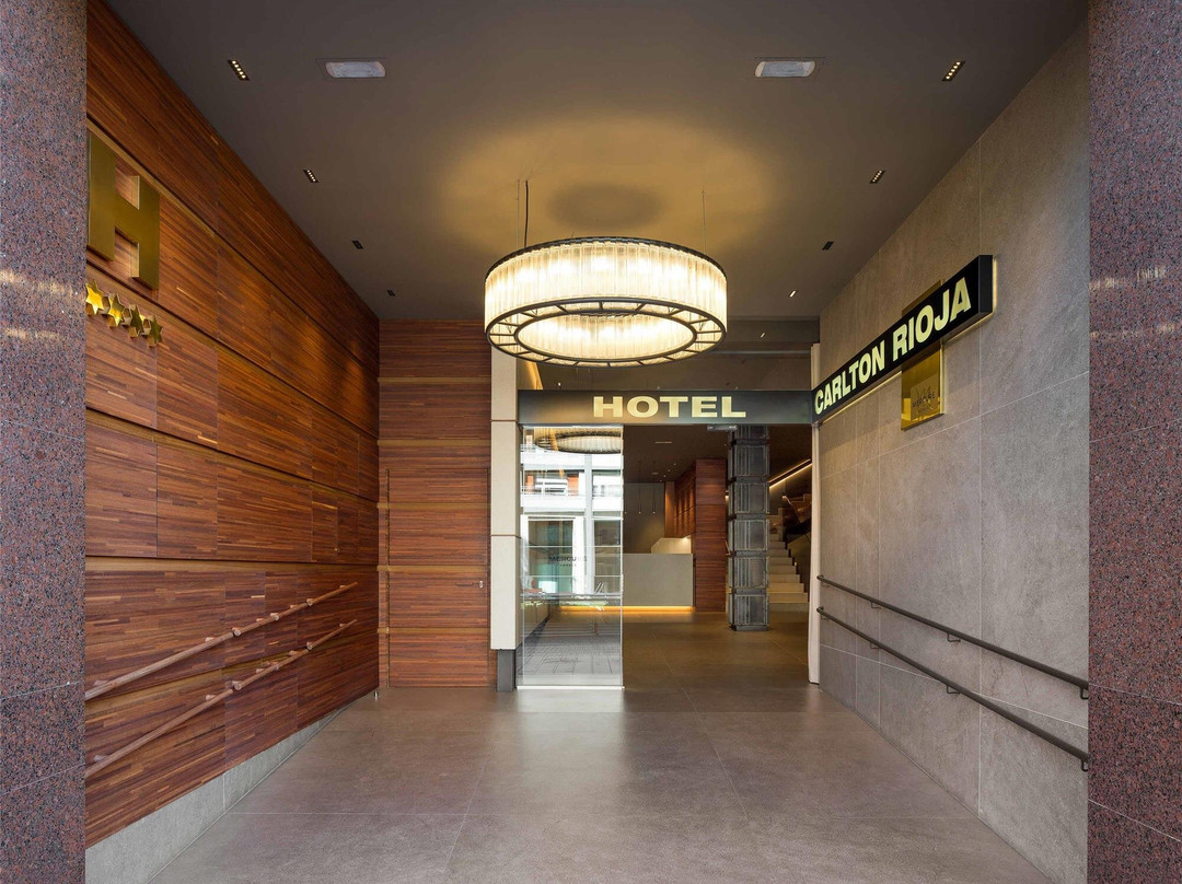 洛格罗尼奥酒店住宿-里奥哈卡尔顿美居酒店