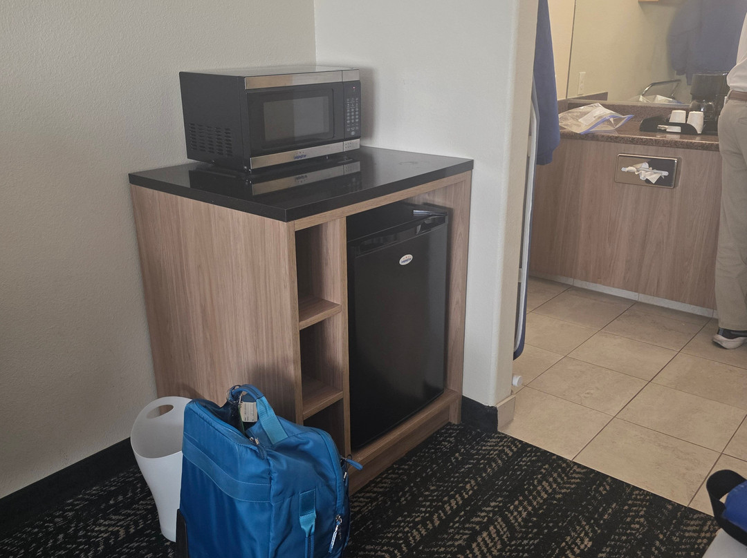 拉丰特旅馆&套房酒店主图