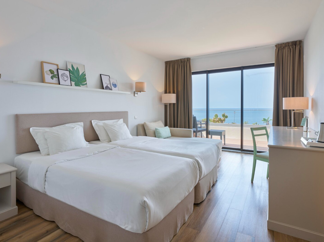 Caloura Hotel Resort主图