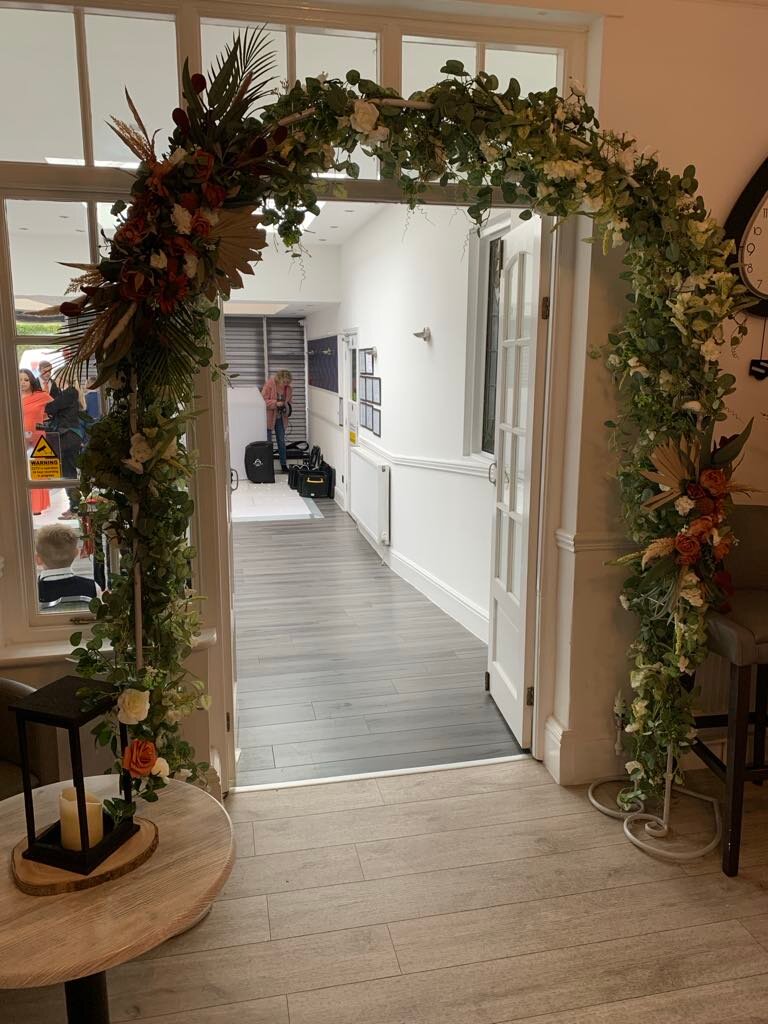 查恩伍德旅馆-官方