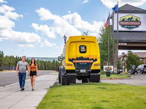 灰狼套房酒店主图