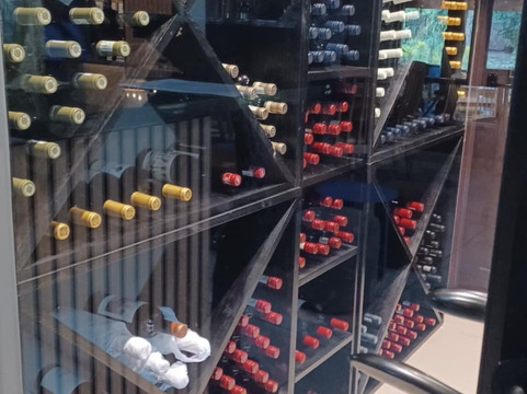 Hippo Hollow Restaurant