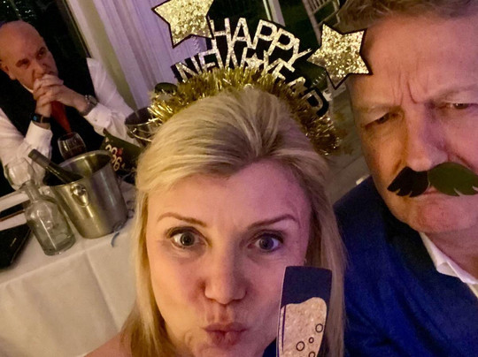 阿斯特利河畔酒店主图