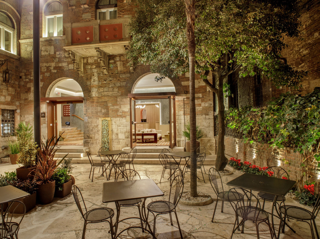 拉罗赛塔酒店主图