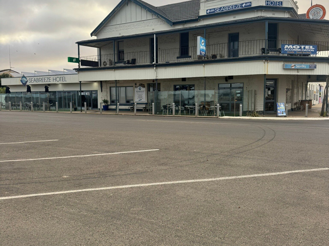 Seabreeze Hotel主图