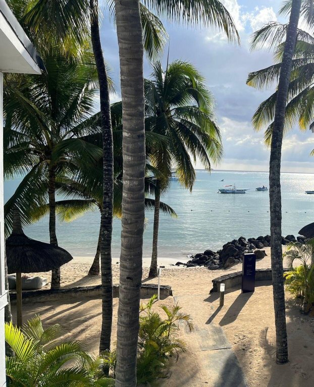 园林温泉度假村-泳池