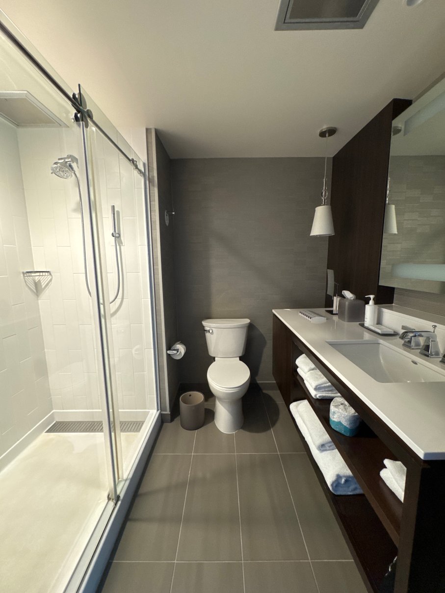 布法罗莱康港中心万豪酒店-浴室