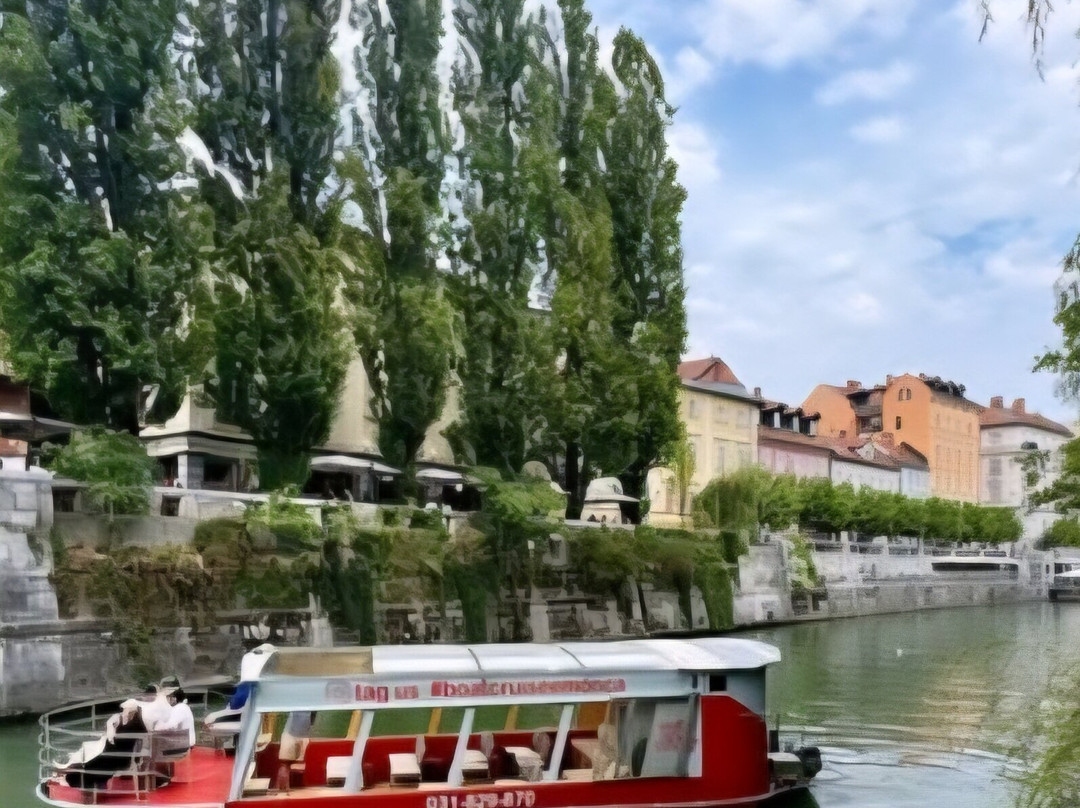 Boat Cruise Emonca - Ljubljana-卢布尔雅那必去景点