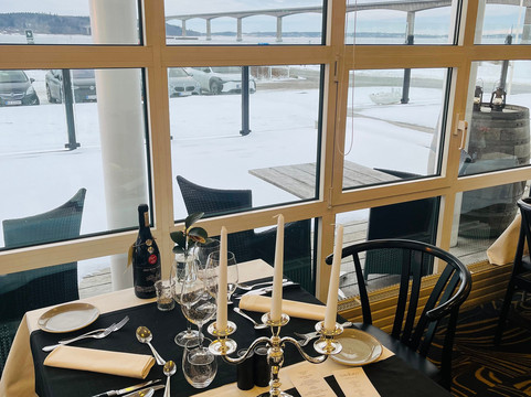 皮奈霍斯酒店主图