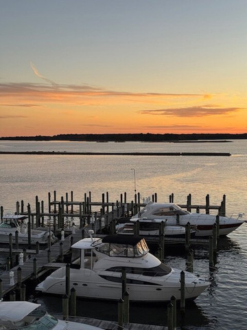 肯特海峡及码头凯悦嘉轩酒店主图