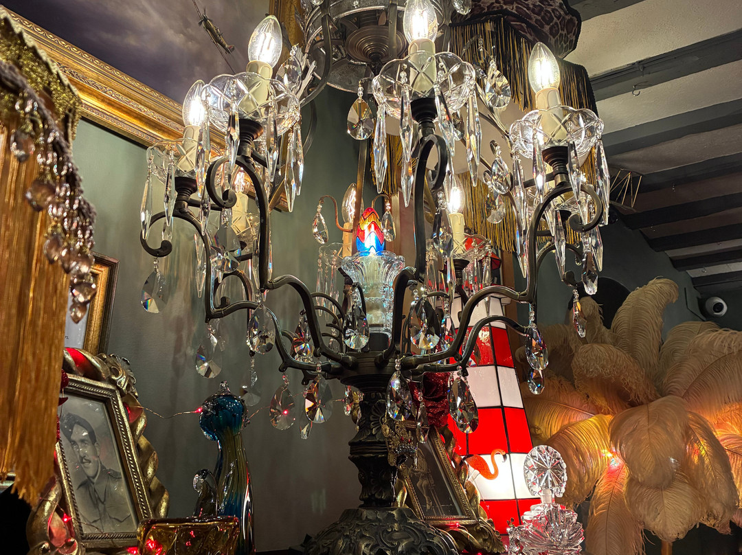 Village Limits主图