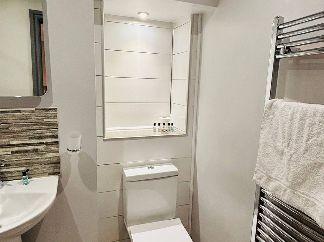 尼斯河谷旅馆主图