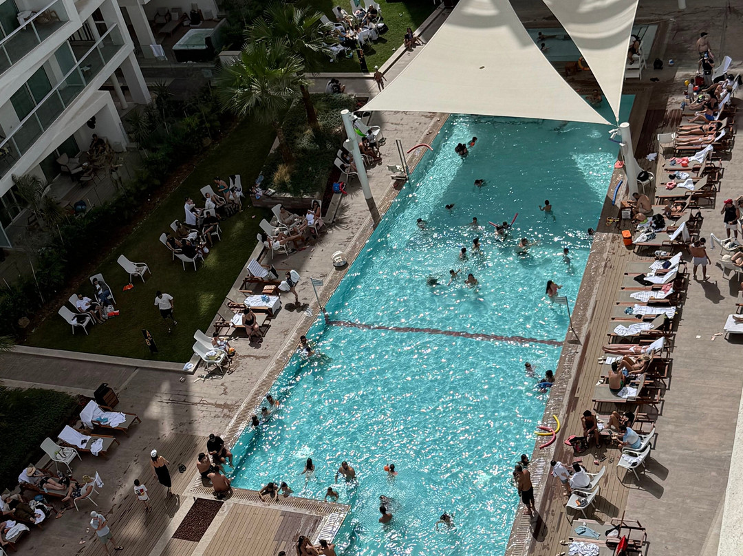 加雷基内瑞特酒店主图