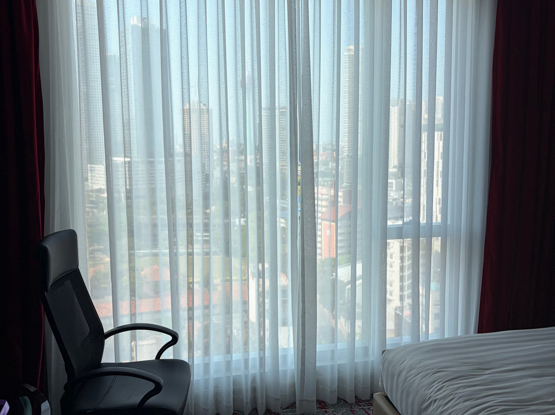 辛纳蒙科伦坡红酒店主图