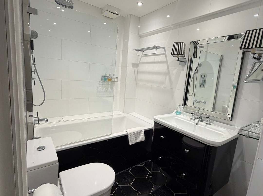 曼斯利斯特罗兹宫套房酒店主图