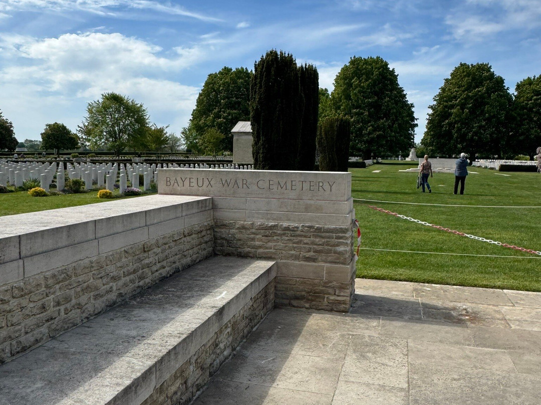 Bayeux War Cemetery-巴约必去景点
