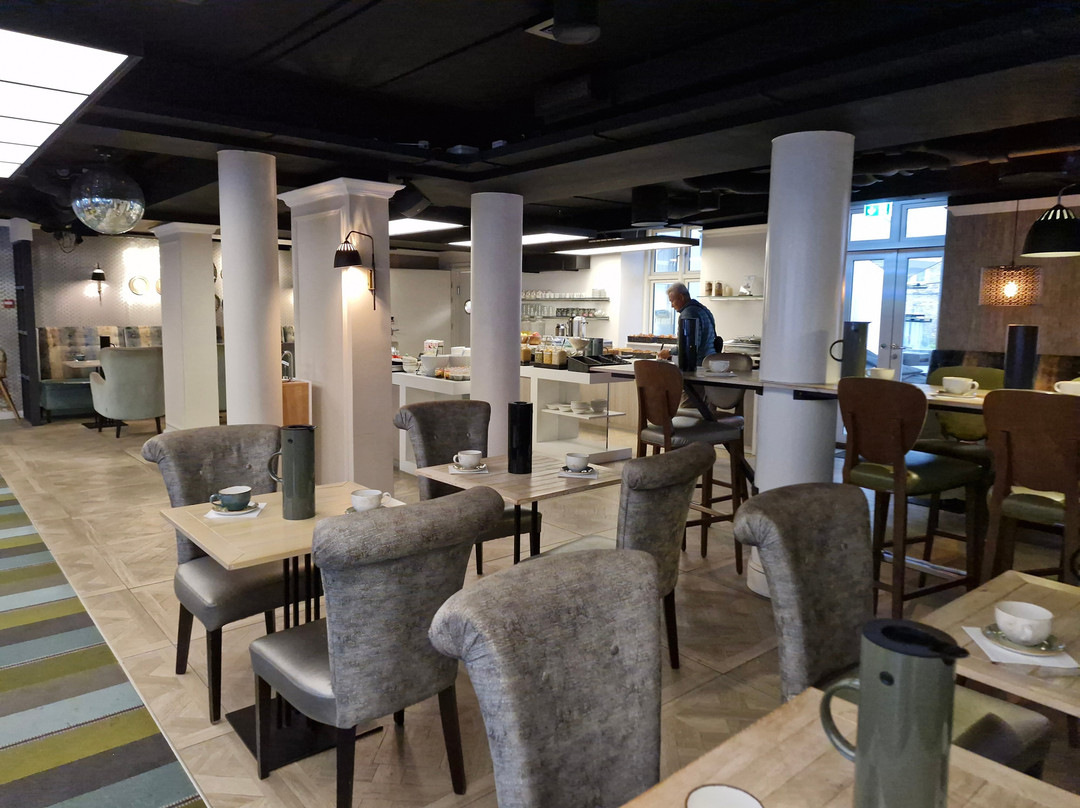 阿布萨隆酒店主图