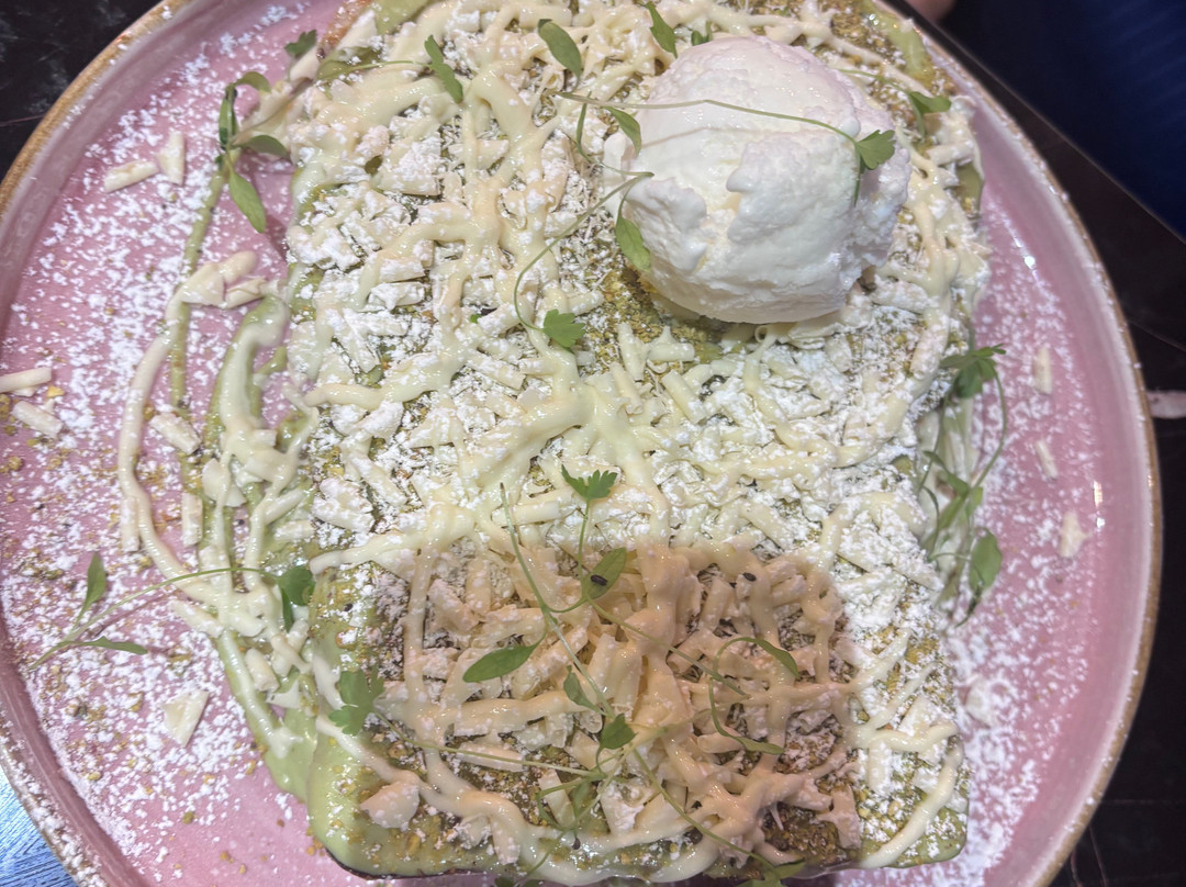 Brek-e Cafe