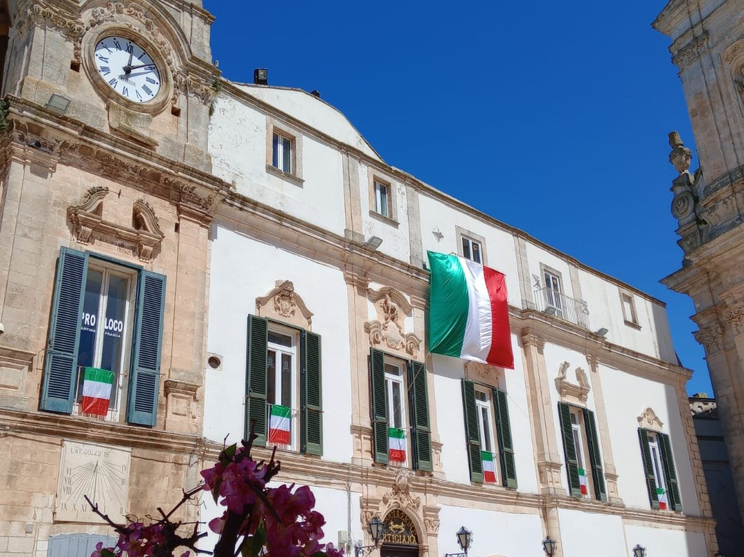 Palazzo dell'Universita e Torre dell'orologio-马丁纳弗兰卡必去景点