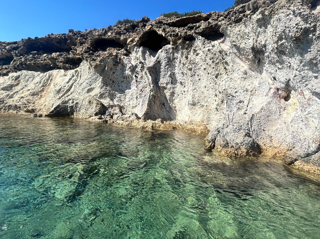 Rent Boat Milos-Adamas必去景点