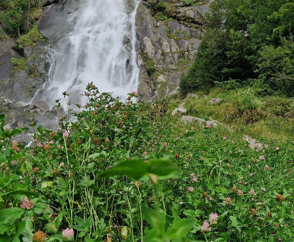 Nardis Waterfalls-Carisolo必去景点
