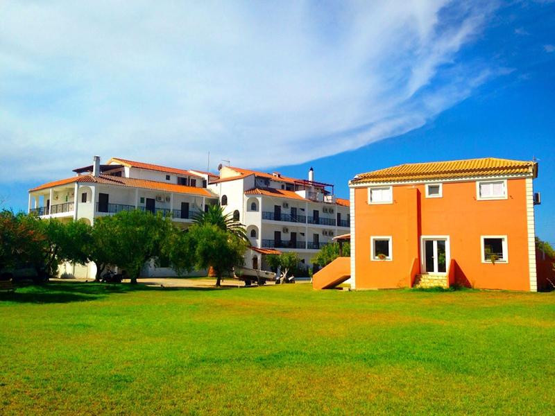 Agios Georgios酒店住宿-Bruskos Hotel & Suites