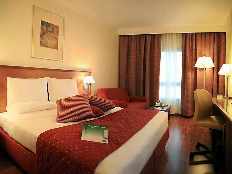 Holiday Inn 卡利亚里主图