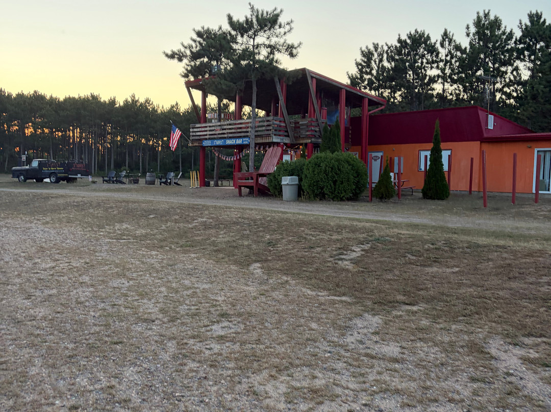 Stardust Twin Drive In Theater-Chetek必去景点