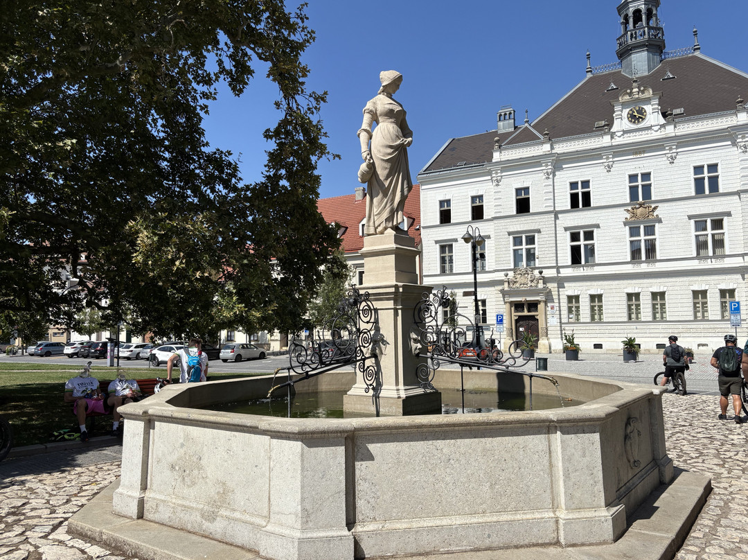 Kasna (Fountain)