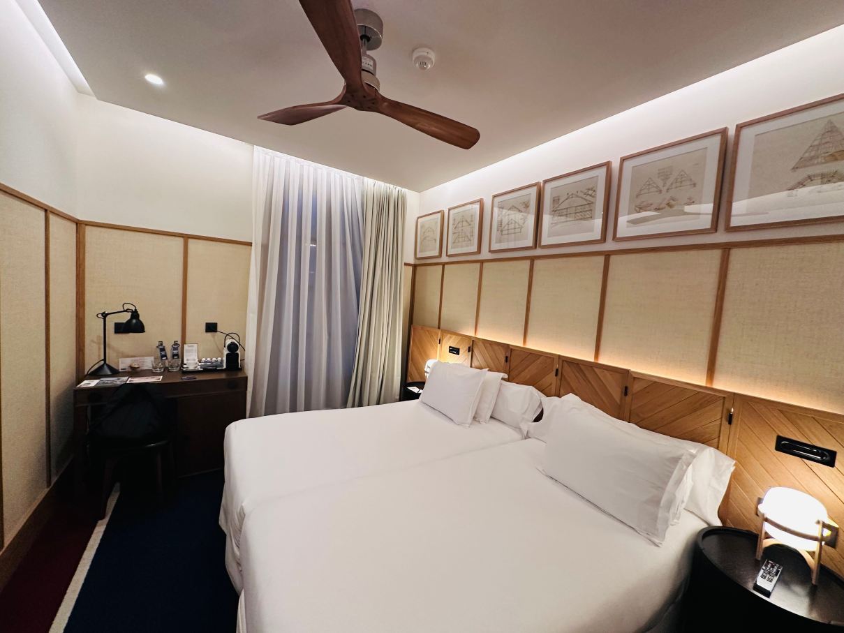 巴塞罗那H10麦迪逊超四星酒店-旅行者