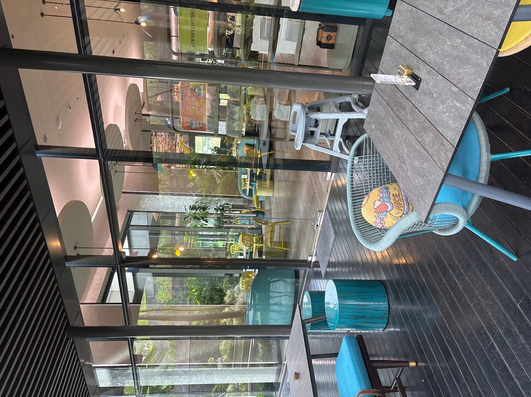 三宝垄帕德玛酒店主图
