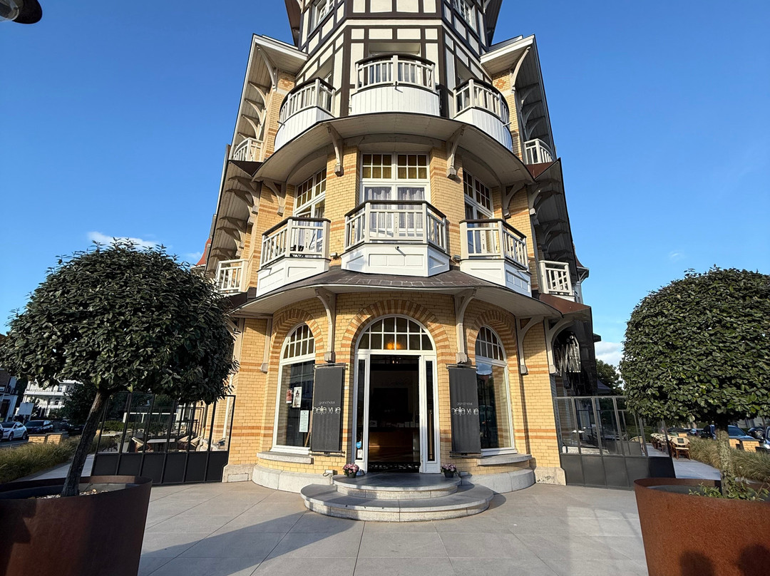 贝拉豪景园大酒店主图