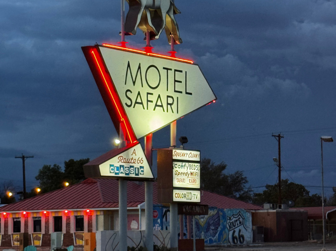 Motel Safari主图